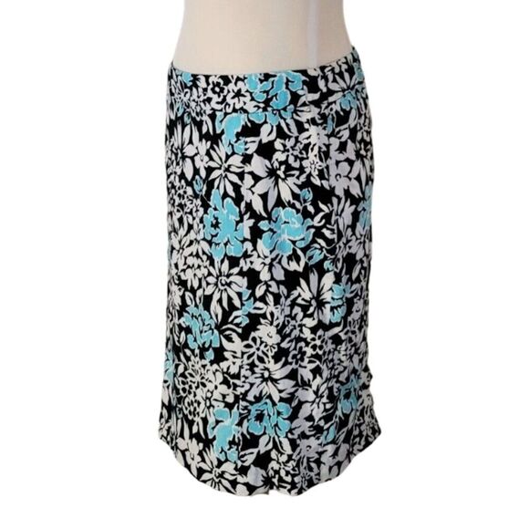 Cato Floral Black Blue White Pencil Ruffle Back Skirt Size 8 - Picture 2 of 7